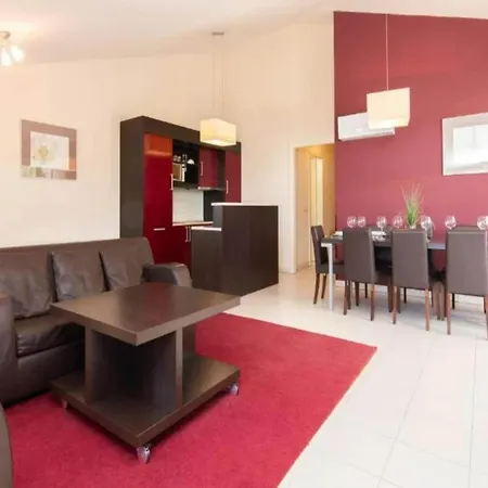 Marina Portoro Family Friendly 2 - Two Bedroom * Lucija